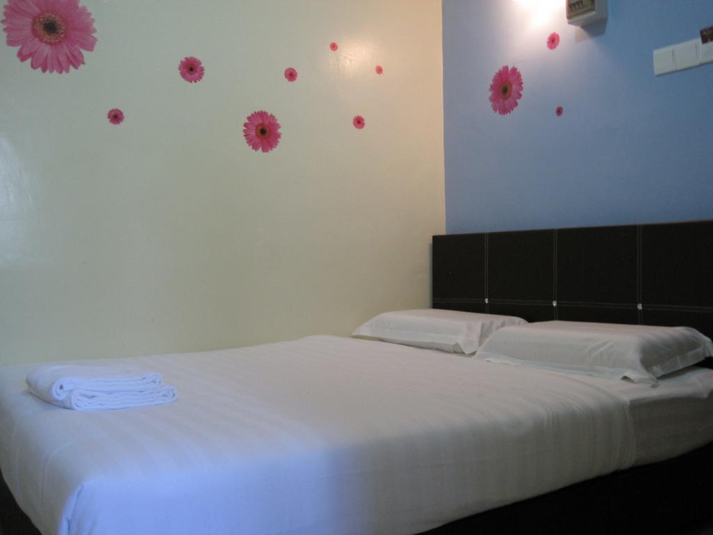 Max Inn Hotel Parit Raja Szoba fotó